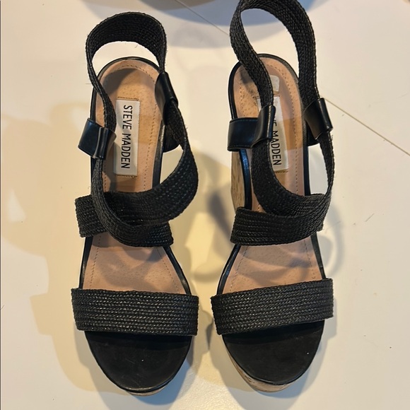 Steve Madden Black Wedge Sandals with Buckle Closure - Picture 1 of 5